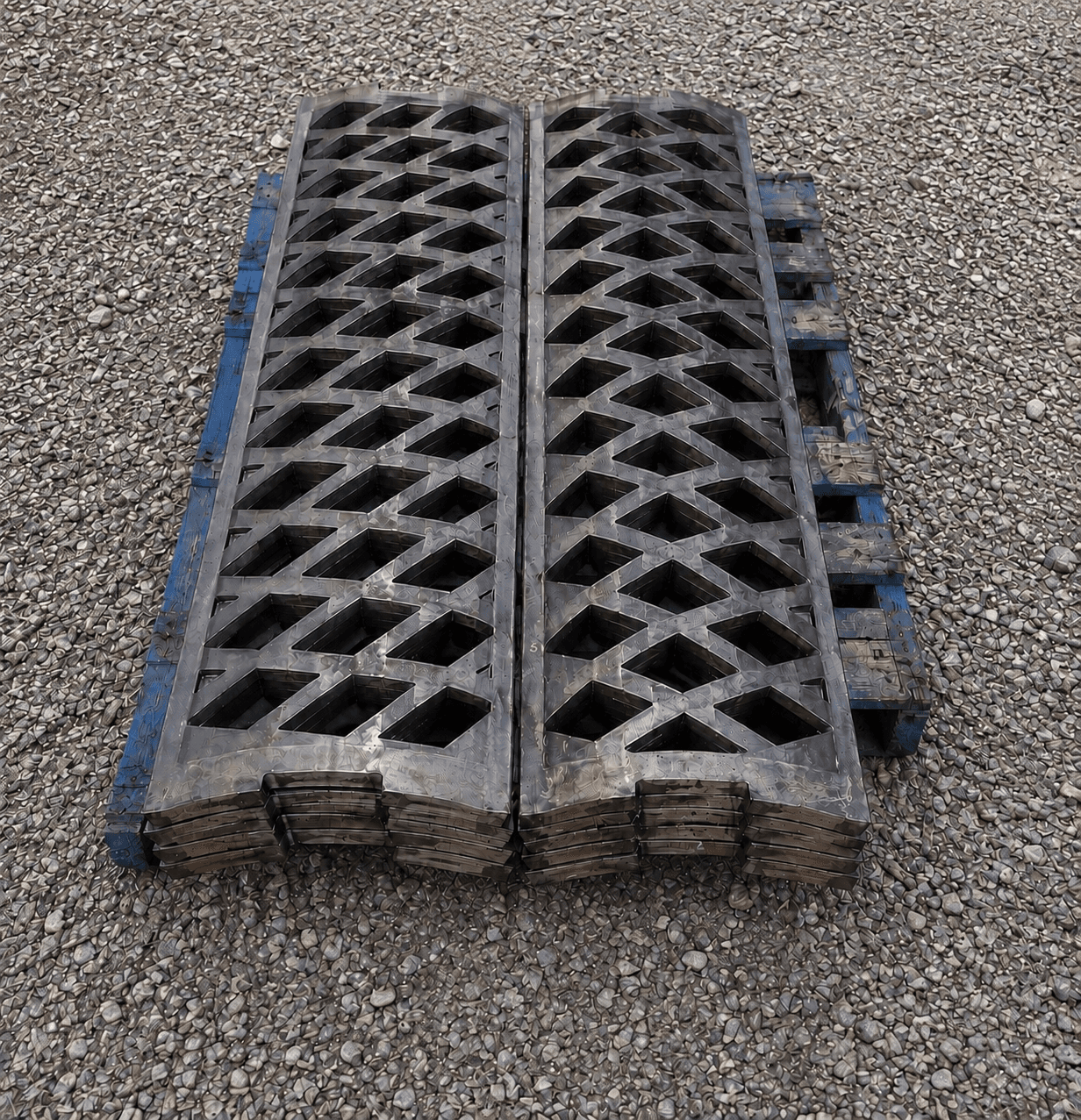 Stacked diamond-pattern screens